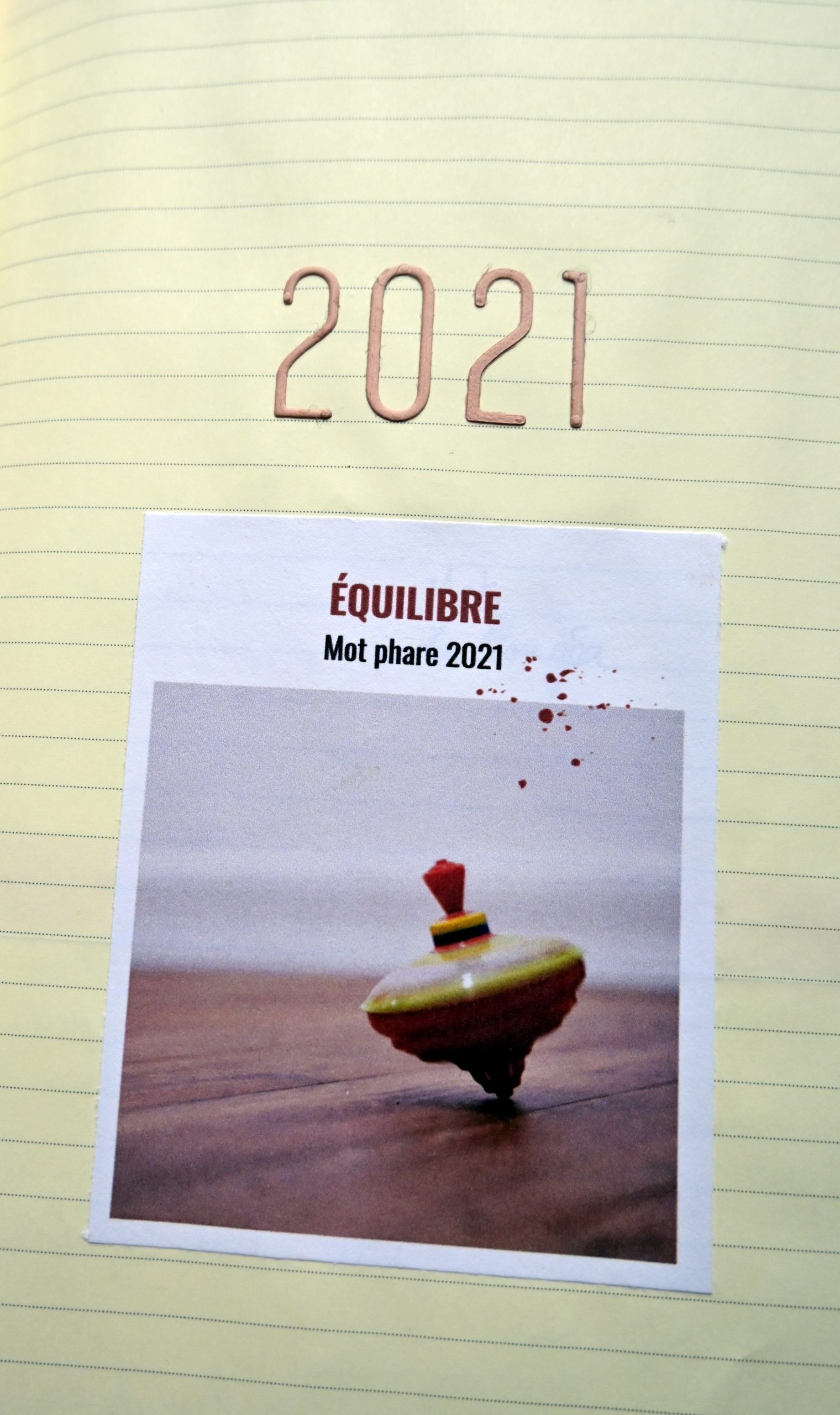carnet bullet journal mot phare 2021 équilibre dessin toupie